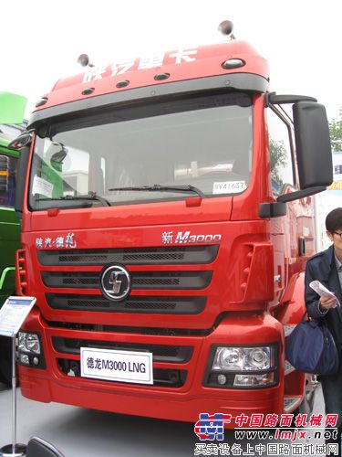 陝汽新M3000 LNG重卡亮相第十四屆中國國際天然氣汽車展覽會