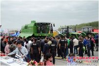 谷王8000A系列自走式多功能联合收割机首批交付用户