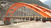 柳州欧维姆精心加固的瀑布沟大桥 雅安地震中安然无恙