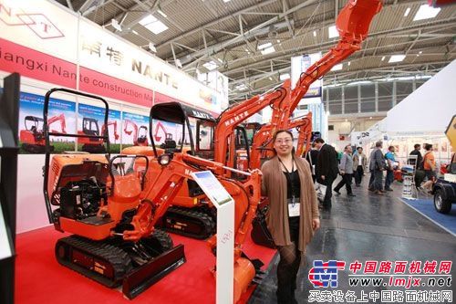 高安南特東騰工程機械製造有限公司外貿主管陳凱莉