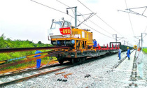 湖北：武咸城际铁路开始铺轨