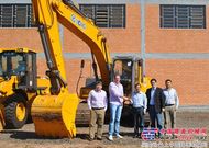 巴西南部1000套住房项目首批徐工设备交付用户