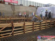 中铁十七局：太原华天项目龙城大道1#楼首段基础砼浇筑完成