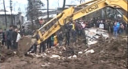 玉柴挖掘機參與鎮雄山體滑坡事故搶險工作