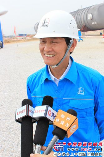 中石化第十建设有限公司重机公司经理蔡学义接受采访