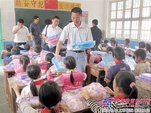 广西三一：实现承诺助学山区