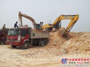 奋战在马来西亚的徐工挖掘机“神手”