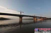 岳常高速公路项目控制工程澧水河特大桥顺利合龙