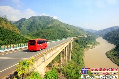 云南：新河高速公路获得詹天佑奖