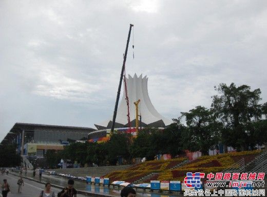 徐工金闪耀东盟博览会