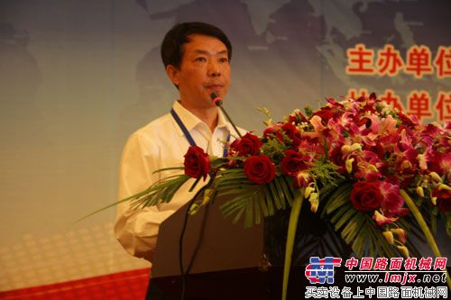 中国工程机械工业协会工程机械配套件分会会长郑尚龙