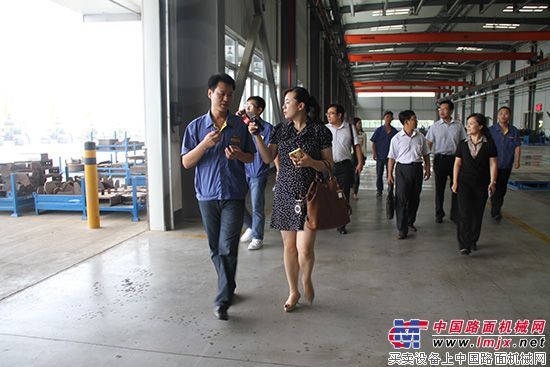 中国国际广播电台驻外记者聚焦徐工国际化