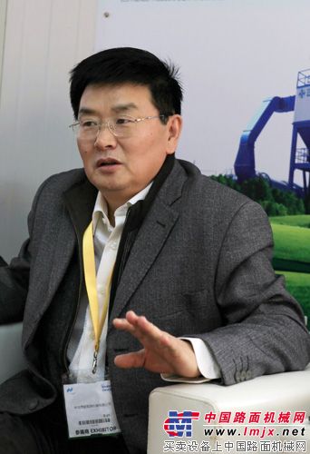 中交西安筑路机械有限公司董事长、总经理李世坤