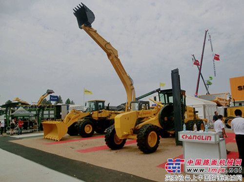 常林公司参加首届非洲Bauma工程机械展 