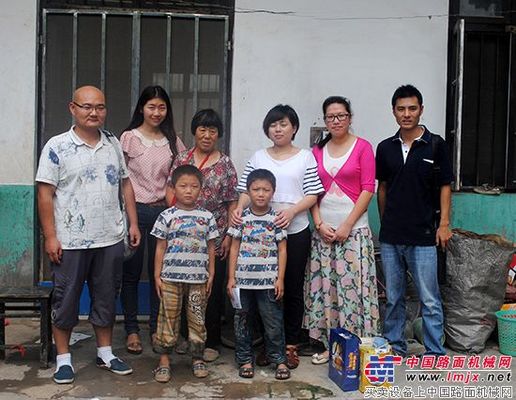 徐工道路:爱心小分队 新沂送温暖