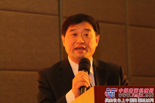 中国工程机械工业协会秘书长苏子孟表示