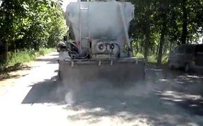 陕西万里水泥撒布机施工现场