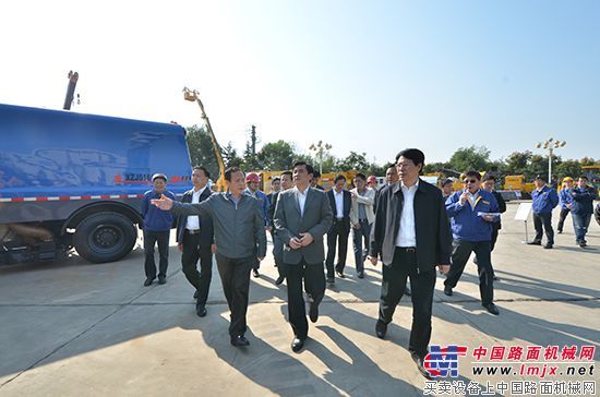 交通运输部副部长冯正霖调研徐工
