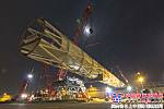 三台特雷克斯起重機助力鹿特丹當地人行天橋吊裝作業