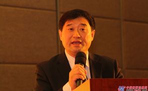 工程机械协会秘书长苏子孟发言