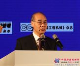 张秀文副会长代表理事会提交四项议案并说明