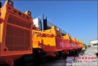 山推为武警部队打造的设备发车