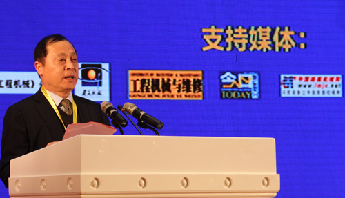 山东临工董事长王志中在2013中国工程机械工业协会四届三次会员代表大会发言.