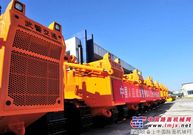 中国武警部队定制山推设备顺利发车