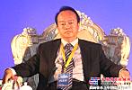 福田雷沃国际重工有限公司副总经理王伟先在高层对话中发表讲话