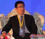 山重建机有限公司总经理夏禹武在高层对话中发表讲话