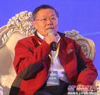 山河智能装备集团董事长何清华在高层对话中发表讲话
