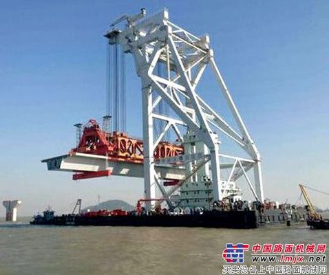 57台三一重工设备筑港珠澳大桥  沉管隧道破千米大关