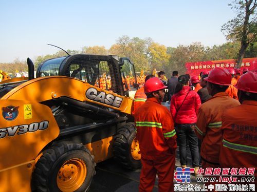 凯斯设备现身杭州城区抗雪防冻应急演示