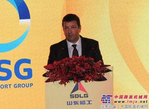 亚足联商务合作伙伴世界体育集团东亚区副总裁汤姆.史密斯