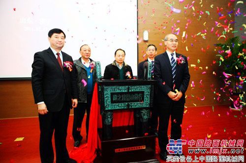 “国之重器 山推行”全面升级活动启动 