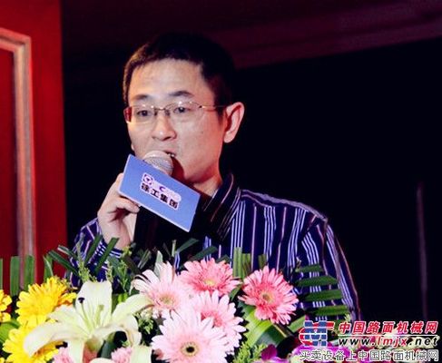 “大国重器 节能先锋”——徐工2014道路机械新品兰州站隆重出击