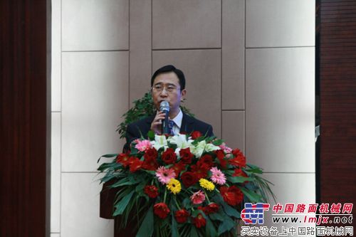 大国重器节能先锋——徐工道路机械绿色节能新品舞动京津冀