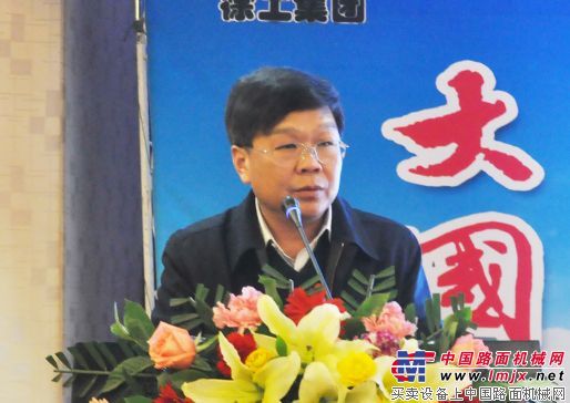 大国重器 节能先锋——徐工集团2014成套绿色节能道路机械新品发布乌鲁木齐浓情绽放