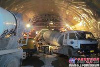 河南登汝高速公路大峪隧道二衬首件成功浇筑