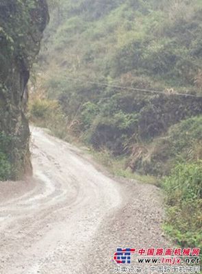 山推装载机客户关爱行西南首站告捷
