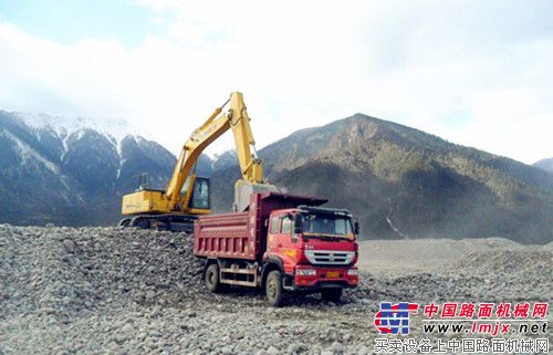 力士德36吨挖掘机为西藏林拉高速建设贡献力量