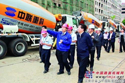 湖南省政协主席陈求发到中联重科沅江工业园调研