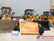 张再福：山推装载机助建“千庙之县”新通道