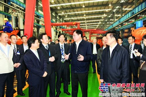 湖南省委副书记、省长杜家毫到中联重科汉寿工业园调研