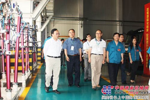 中国建设银行调研组访问中国重汽