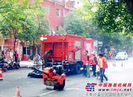 中国蜜桔之乡江西新余引进英达“修路王”