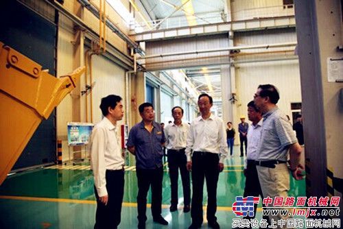 江苏省政协代表团访问徐工