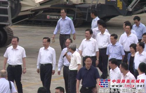 福建省委省政府工作检查组到南方路机考察