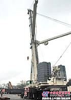 美国市场上首台特雷克斯 1320 美吨级全路面起重机交付