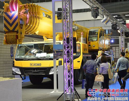 徐工全系列产品强势再现卡塔尔国际建筑工程机械展